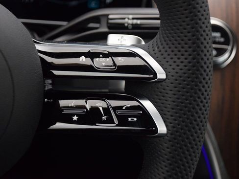 New 2026 Mercedes-Benz GLC 300 image 23