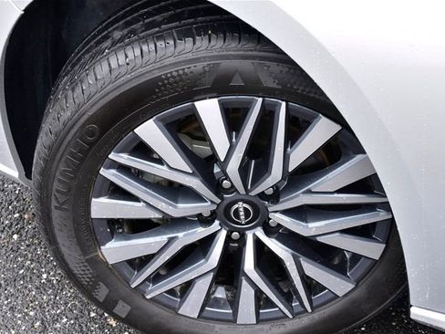 Used 2025 Nissan Altima 2.5 SV w/ SV Premium Package AWD/4WD image 31