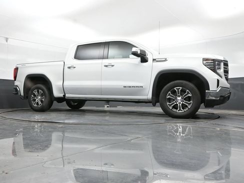 Used 2025 GMC Sierra 1500 SLT AWD/4WD image 41