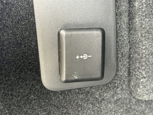 Used 2024 Land Rover Range Rover Evoque Dynamic SE image 15