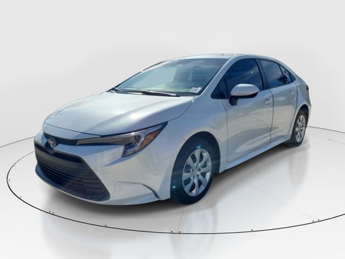 Certified 2024 Toyota Corolla LE FWD image 3