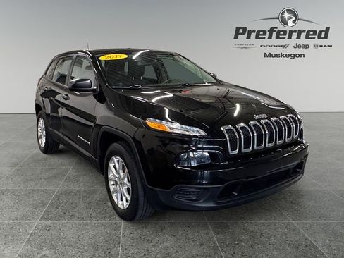 Used 2017 Jeep Cherokee Sport image 1