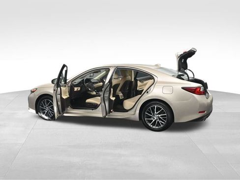 Used 2018 Lexus ES 350 w/ Luxury Package w/Wood Trim FWD image 44