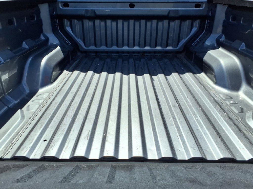 Used 2025 Chevrolet Colorado LT w/ Advanced Trailering Package RWD image 11