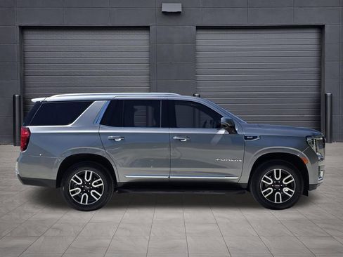 Used 2021 GMC Yukon SLT w/ SLT Premium Package RWD image 4