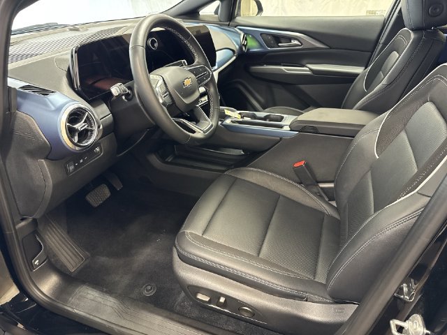 Used 2024 Chevrolet Equinox EV LT AWD/4WD image 11