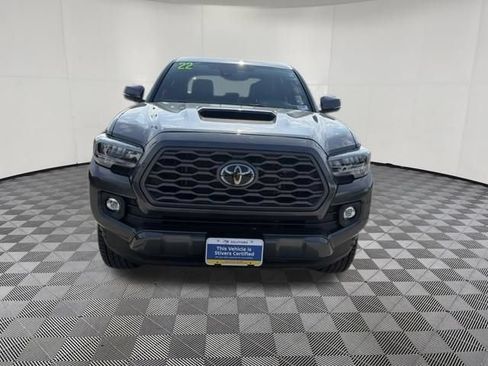 Used 2022 Toyota Tacoma TRD Sport w/ TRD Premium Sport Package AWD/4WD image 13