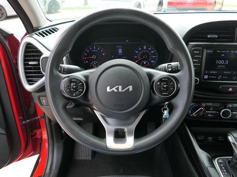 Used 2022 Kia Soul LX w/ Technology Package FWD image 17