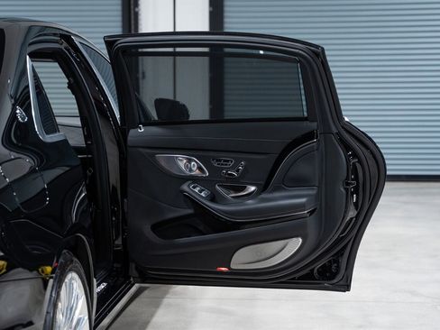 Used 2018 Mercedes-Benz Maybach S 560 4MATIC image 35