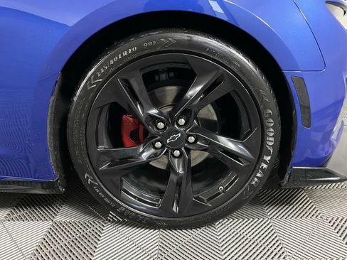 Used 2020 Chevrolet Camaro LT RWD image 10