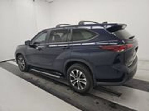 Certified 2024 Toyota Highlander XLE AWD/4WD image 6