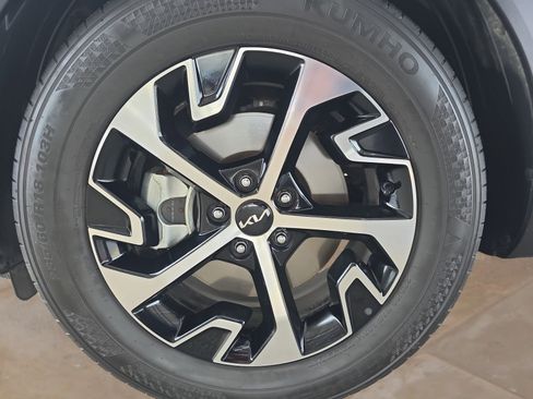 Certified 2024 Kia Sportage EX image 26