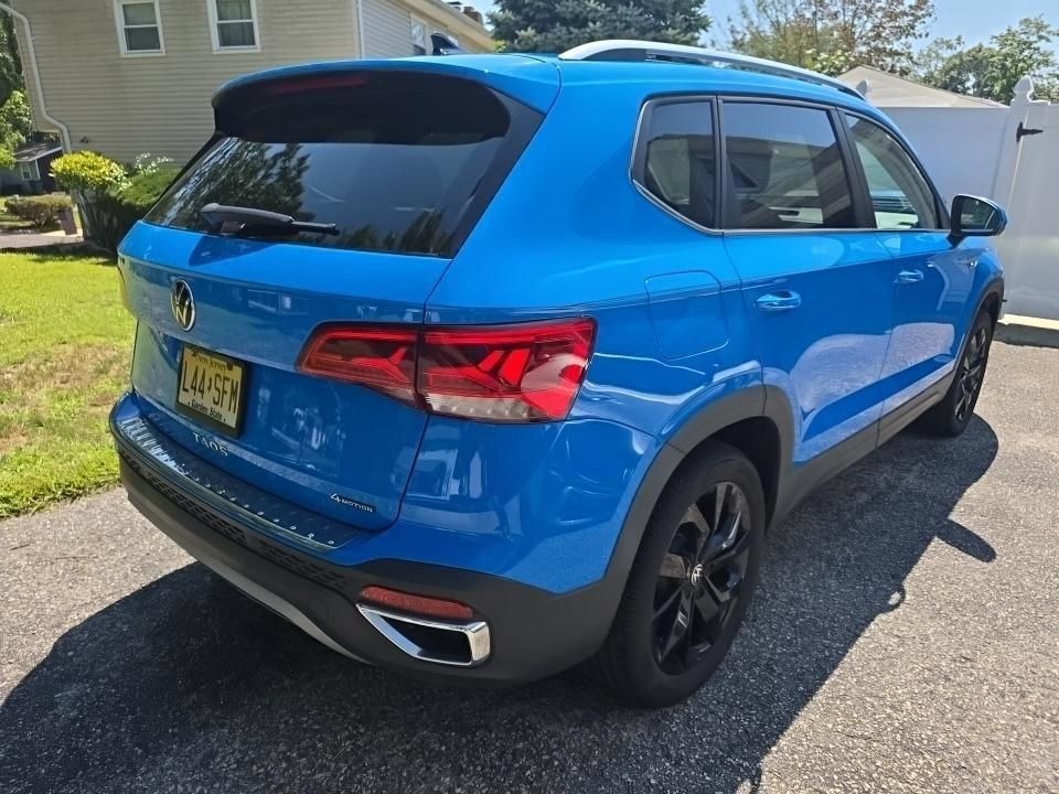 Used 2023 Volkswagen Taos SE w/ Panoramic Sunroof Package AWD/4WD image 16