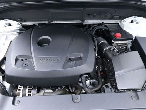 Used 2019 Volvo XC60 T5 Momentum w/ Premium Package image 31