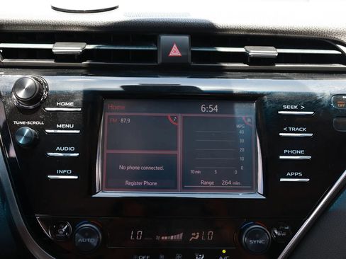Used 2018 Toyota Camry XSE FWD image 35