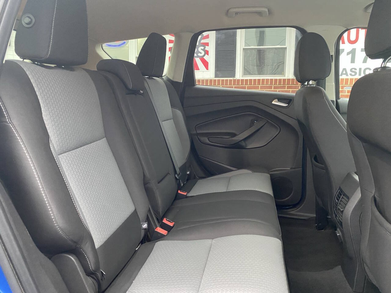 Used 2017 Ford Escape SE AWD/4WD image 19