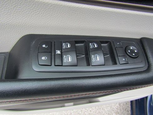 Used 2019 Chrysler Pacifica Touring-L Plus w/ Advanced Safetytec Group image 20