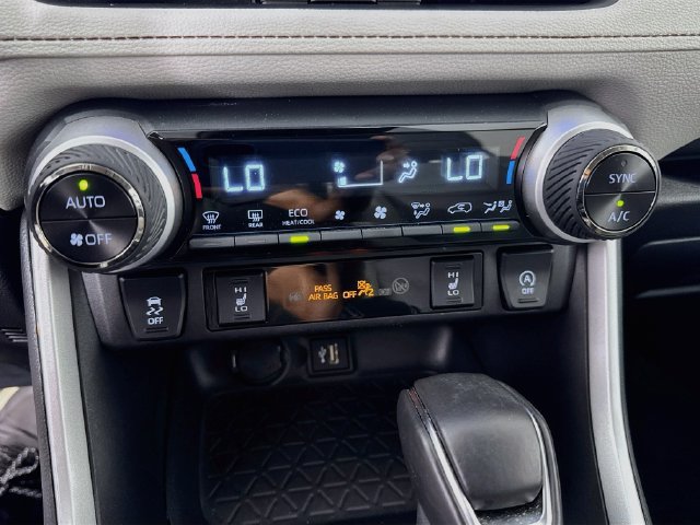 Used 2025 Toyota RAV4 XLE Premium w/ Weather Package AWD/4WD image 20