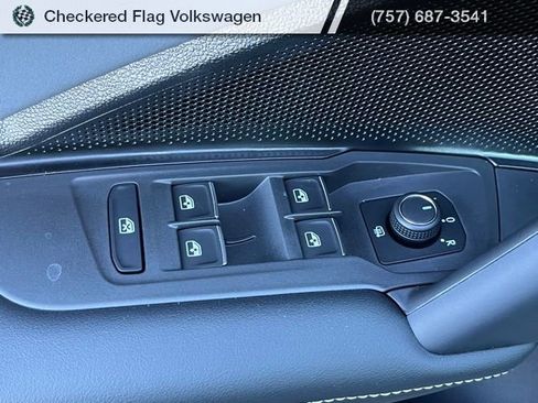 New 2026 Volkswagen Tiguan SE AWD/4WD image 18