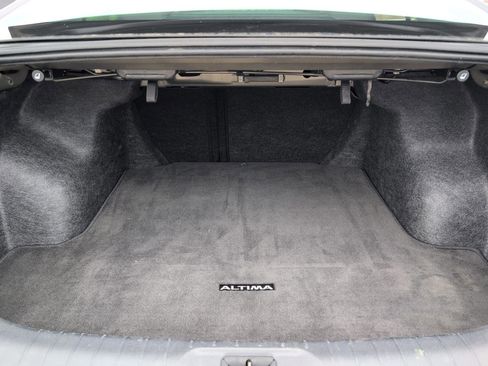 Used 2025 Nissan Altima 2.5 SV FWD image 9