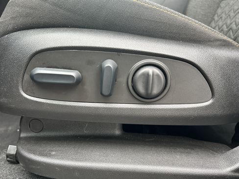 Used 2022 Chevrolet Equinox LT AWD/4WD image 11