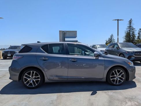 Used 2016 Lexus CT 200h w/ Navigation Package FWD image 4