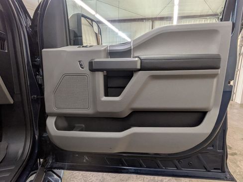 Used 2019 Ford F150 XLT w/ Equipment Group 302A Luxury AWD/4WD image 25