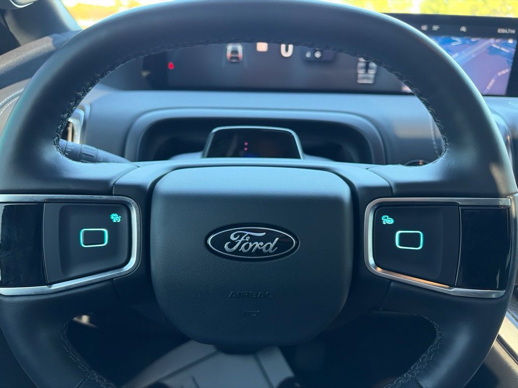 Used 2026 Ford Expedition Platinum w/ Stealth Performance Package AWD/4WD image 19