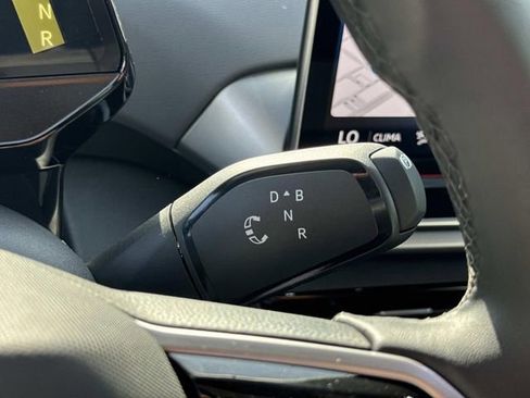 New 2025 Volkswagen ID.4 Pro image 21