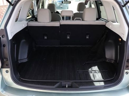 Used 2018 Subaru Forester 2.5i Premium w/ All-Weather Package image 32