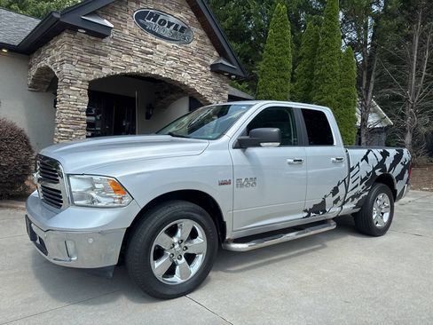 Used 2018 RAM 1500 Big Horn AWD/4WD image 2