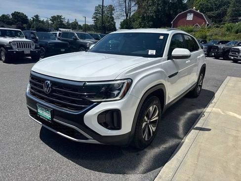 Used 2024 Volkswagen Atlas Cross Sport SE AWD/4WD image 3