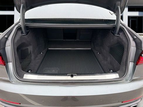 Used 2025 Audi S8 image 15