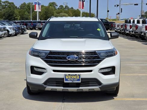 Used 2021 Ford Explorer XLT w/ Equipment Group 202A RWD image 2