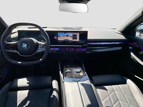 Used 2025 BMW 540i xDrive image 16