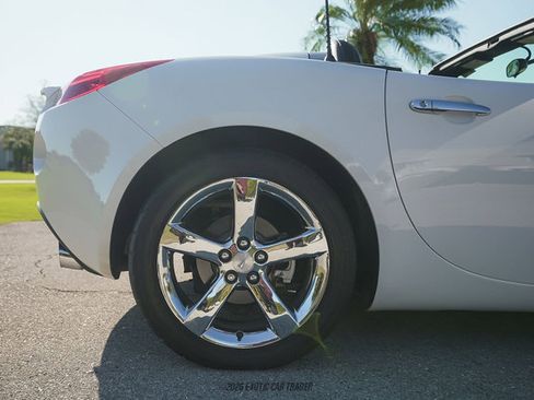 Used 2007 Pontiac Solstice Convertible w/ Premium Package image 8