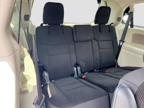 Used 2018 Dodge Grand Caravan SE w/ UConnect Hands-Free Group FWD image 25