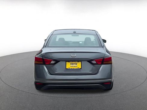 Used 2025 Nissan Altima 2.5 SV FWD image 12