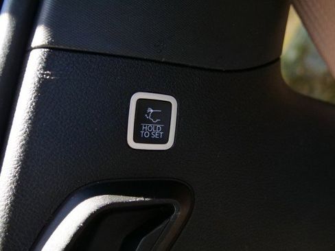 Used 2022 Jeep Grand Wagoneer Series III w/ Rear Seat Video Group 1 image 45