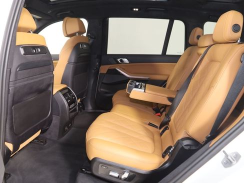 Used 2024 BMW X7 xDrive40i w/ M Sport Package AWD/4WD image 59