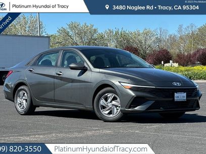 New 2026 Hyundai Elantra SE