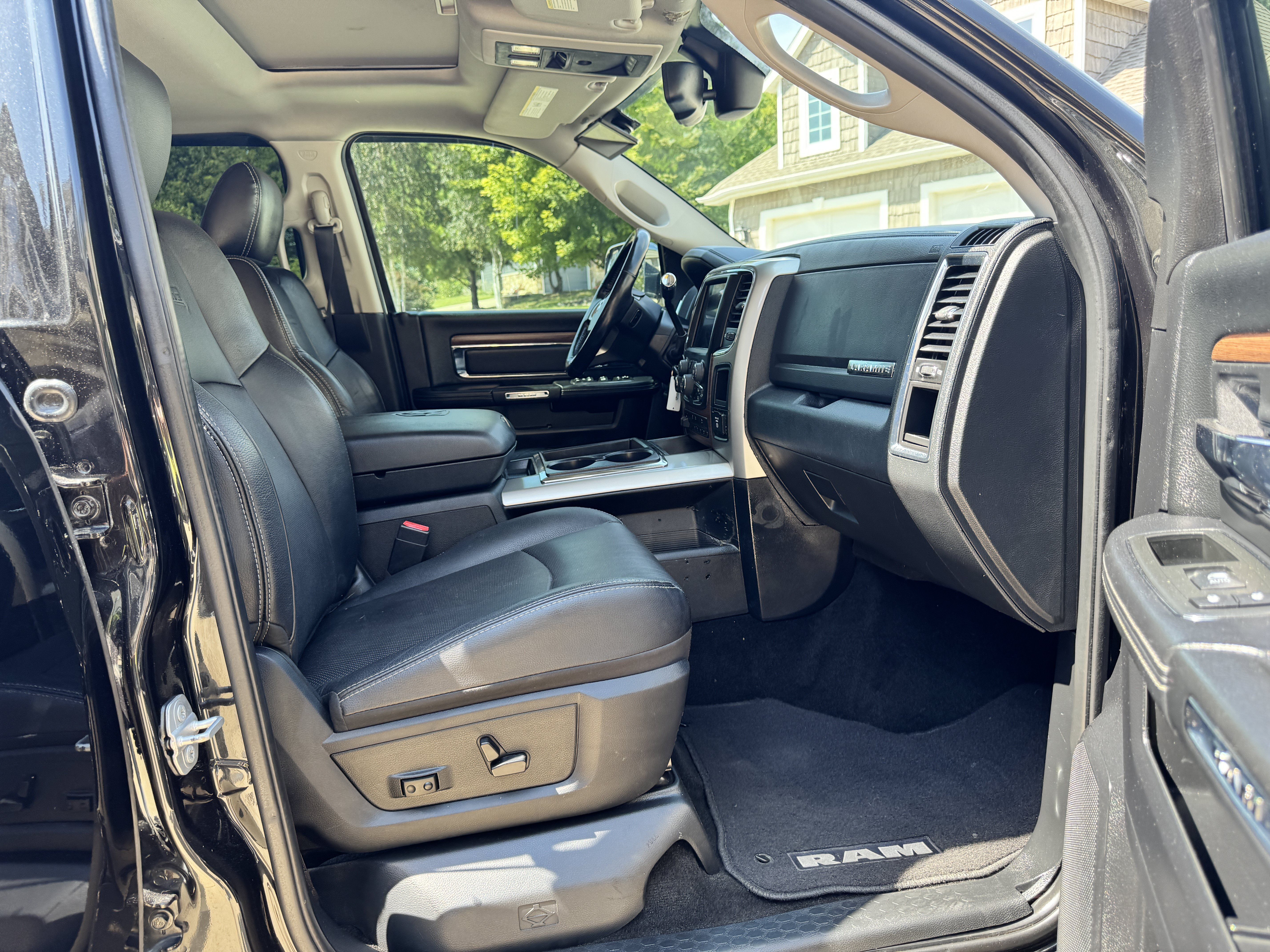 Used 2015 RAM 2500 Laramie w/ Snow Chief Group AWD/4WD image 21