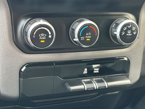 Used 2021 RAM 1500 Big Horn RWD image 26