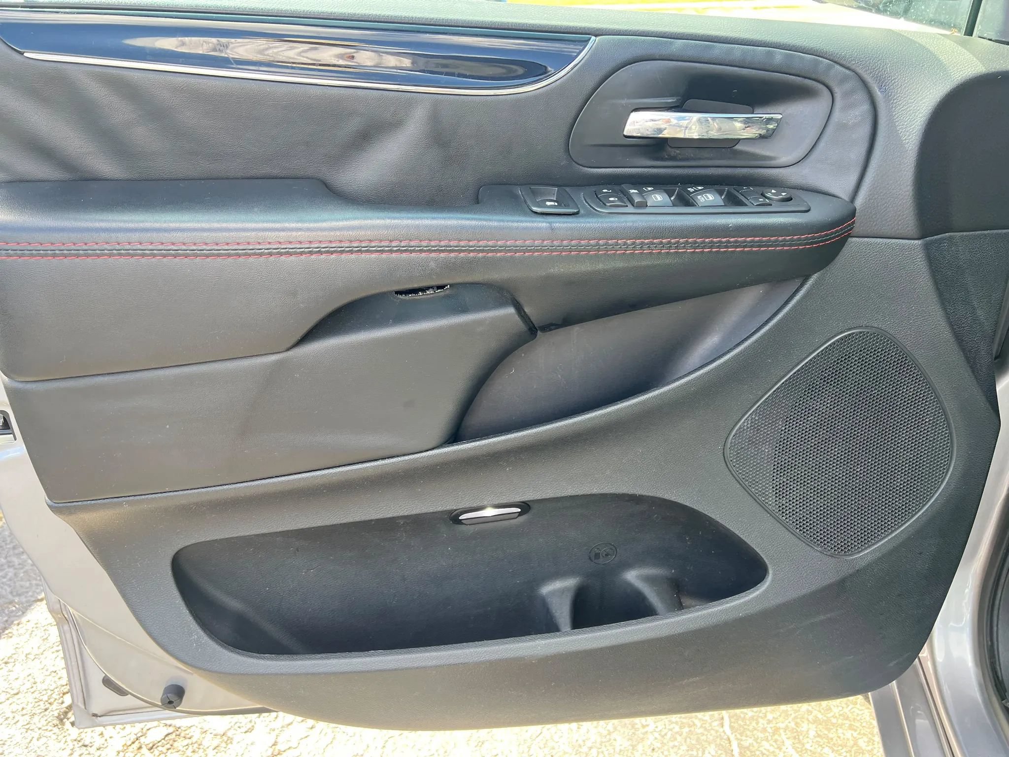 Used 2018 Dodge Grand Caravan GT FWD image 9