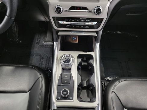 Used 2023 Ford Explorer XLT w/ Equipment Group 202A AWD/4WD image 17