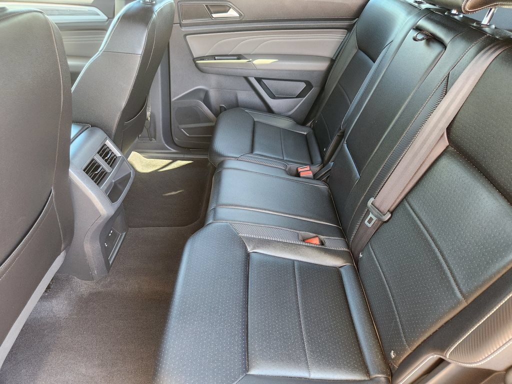 Used 2023 Volkswagen Atlas Cross Sport SE FWD image 19
