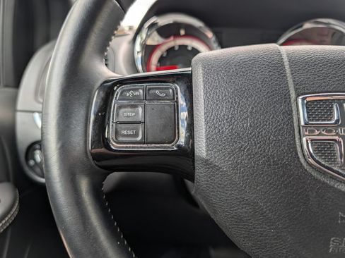 Used 2017 Dodge Grand Caravan SE FWD image 17