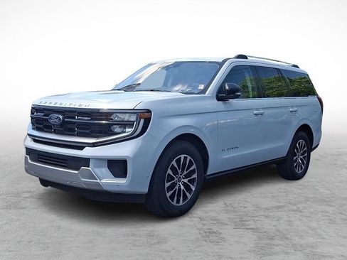 Used 2025 Ford Expedition Platinum AWD/4WD image 3