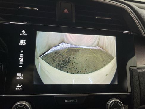 Used 2018 Honda Civic Touring image 17