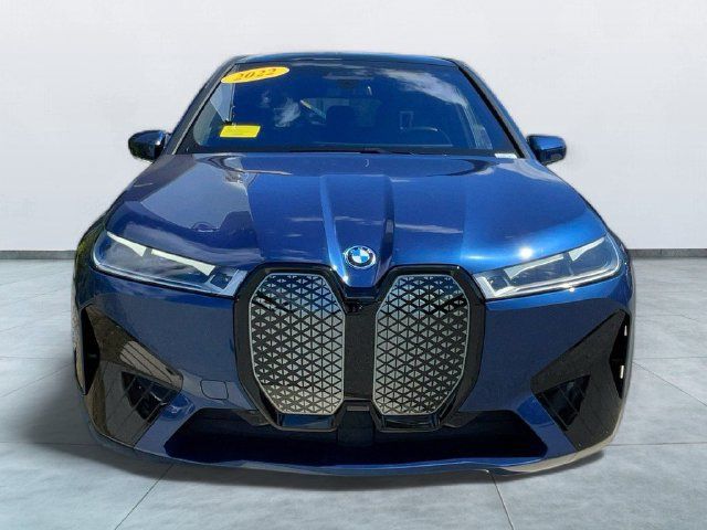 Used 2022 BMW iX xDrive50 w/ Premium Package AWD/4WD image 2